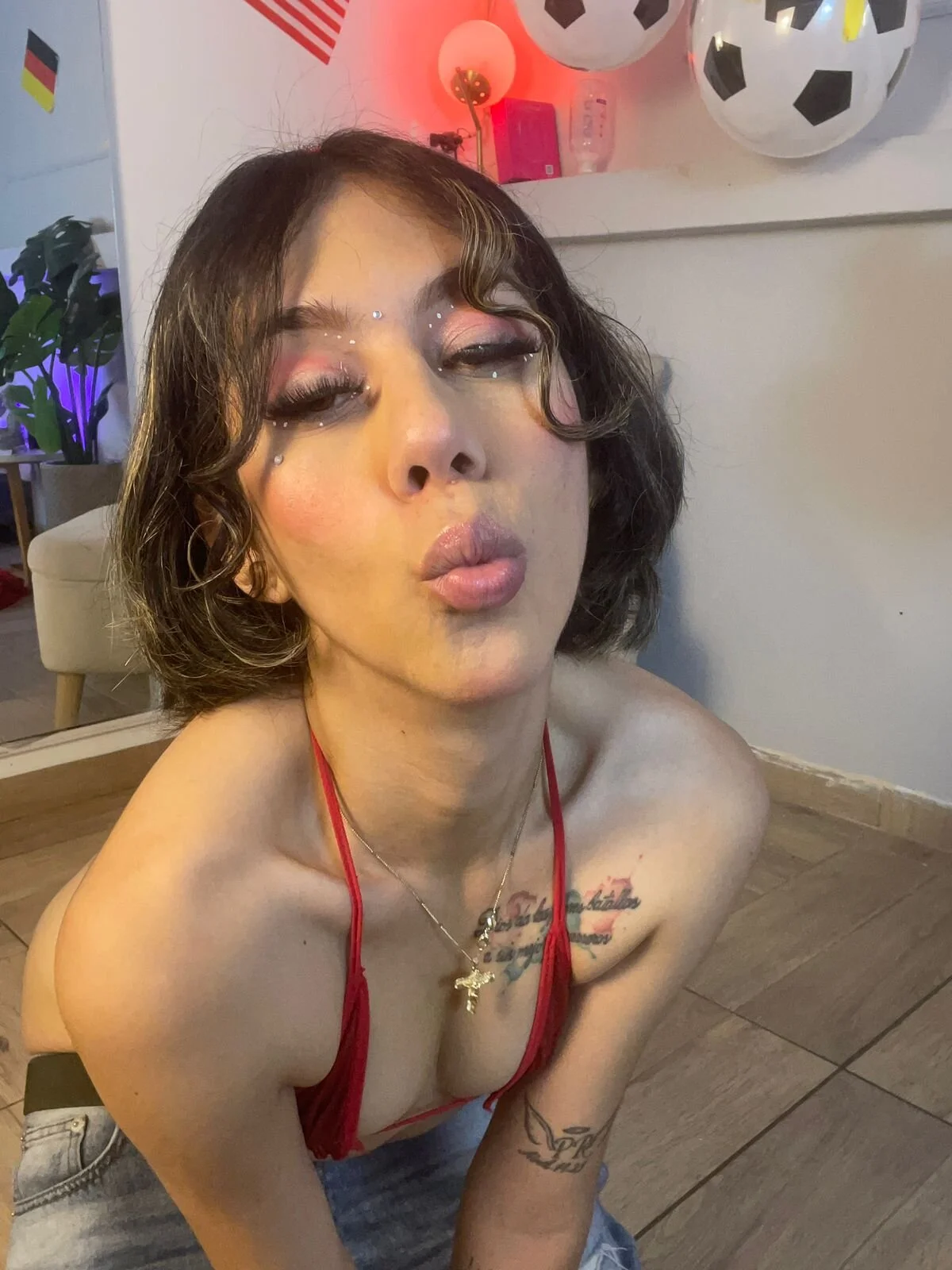 صور ZoeyPetit الرائجة  3251
