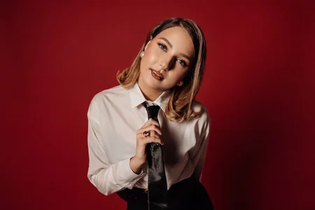 TinnaBurton Satisfaction Foto 6