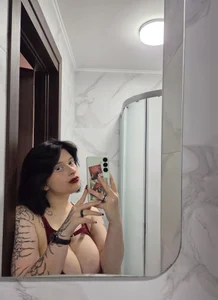 Miki_Kivi 🖤 Immagine  3