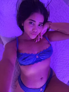 Blue looks cool on me 💙 od mia_hank  snímek