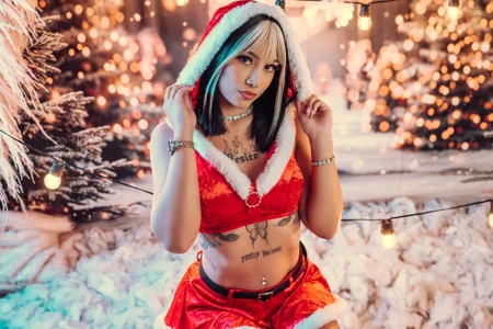 MadissonRey Merry Xmas 2025 Pic 4