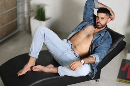 Justyn_Torres: SERIOUS ( 4 фото)