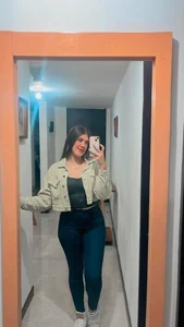 Scarlet_Honey_ Public Pic 2