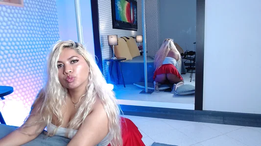 IvonnyBon_gh 🤍❤️ Gambar 5