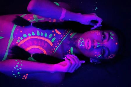 Kaataleya_horny: SEXY NEON ( 7 фото)