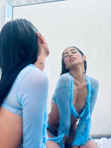 Zdjęcia Sassy--Girl Wet with pleasure: 