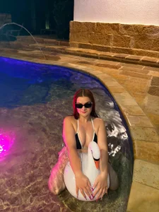 melanieklaus2 a relaxing day👅🍑 Pic 4