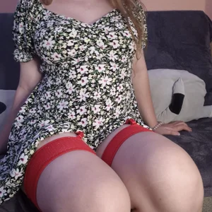 CutiE_girl__ It seems that it is easy to lose track of time with me Foto 9