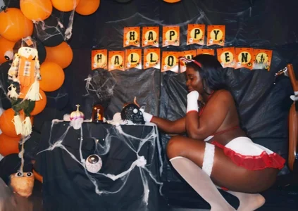 alicebennet_01 halloween Pic 2