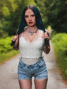 Womaninblue Public Poză 8