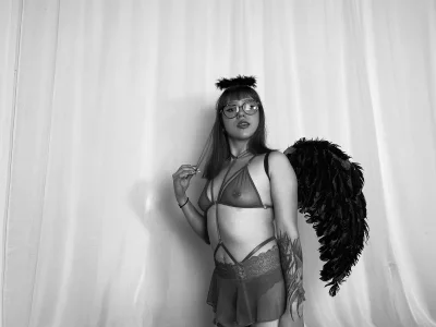 Angel travieso de kiaraBennett  5 Imagens