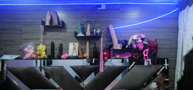 Nastymomslave New Toys Bilde