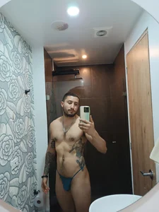 In the bathroom😉 de Nathan_rivers  2 photos