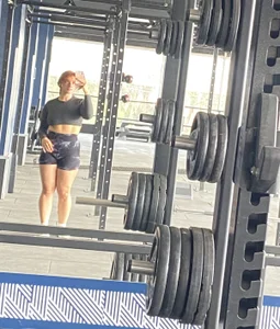 Vannessa__Shy Leg day paid off 🍑✨ รูป  2
