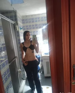 AmelieLaurentC Hey you… I’m already live and glowing for you ✨ Come see what I’m wearing… or maybe help me take it slika 3
