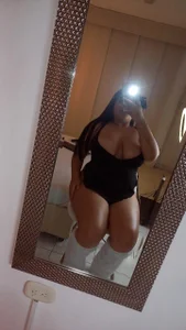 isabela_sanzz Public Pic 3