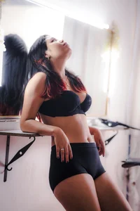 SabinaMerchetti me in the mirror Foto 5