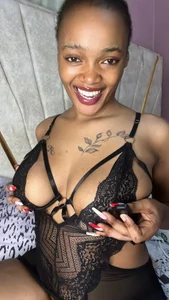 curvyann Public 사진