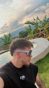 keane_lee_ 🔥 Careful… my eyes flirt before I do. Immagine 