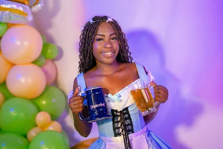 NaiaGils OktoberFest✨ Foto 2