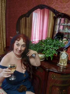 GypsyEsmeralda Today, June 4th, I'm 59 years old 圖片