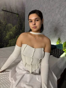 Jasmine_Burke Me  2টি ছবি