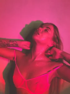 CarrieBradshaww Public Pic 2