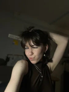 Girls_Kissing Public 사진 4