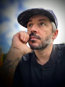 branletteur Public  4টি ছবি