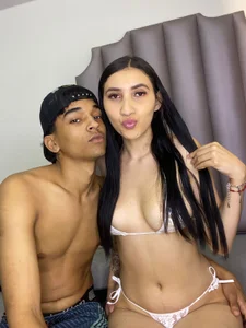 megan_cros Public Gambar