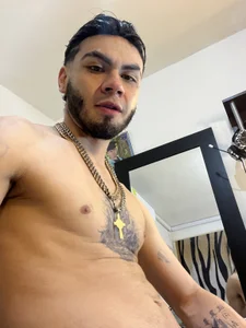 RyanMira 2026 working hard Billede 6