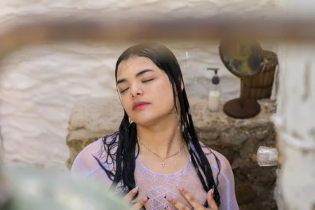 ashley_hills_ Public Pic 5