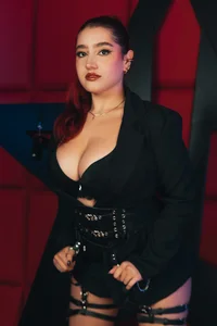 ViolettCastel 𝑰'𝒎 𝒈𝒐𝒊𝒏𝒈 𝒕𝒐 𝒅𝒐𝒎𝒊𝒏𝒂𝒕𝒆 𝒚𝒐𝒖 Bilde 2