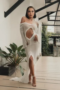 ValerieAustin kullanıcısının Revealing charm albümü -  3 fotoğraf