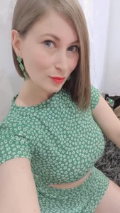 allison_01stone flowers Pic 2