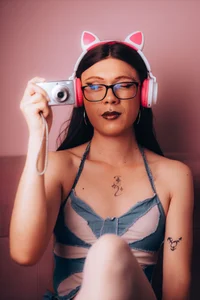 Siena_morales LISTEN TO ME THIS MUSIC Pic 5