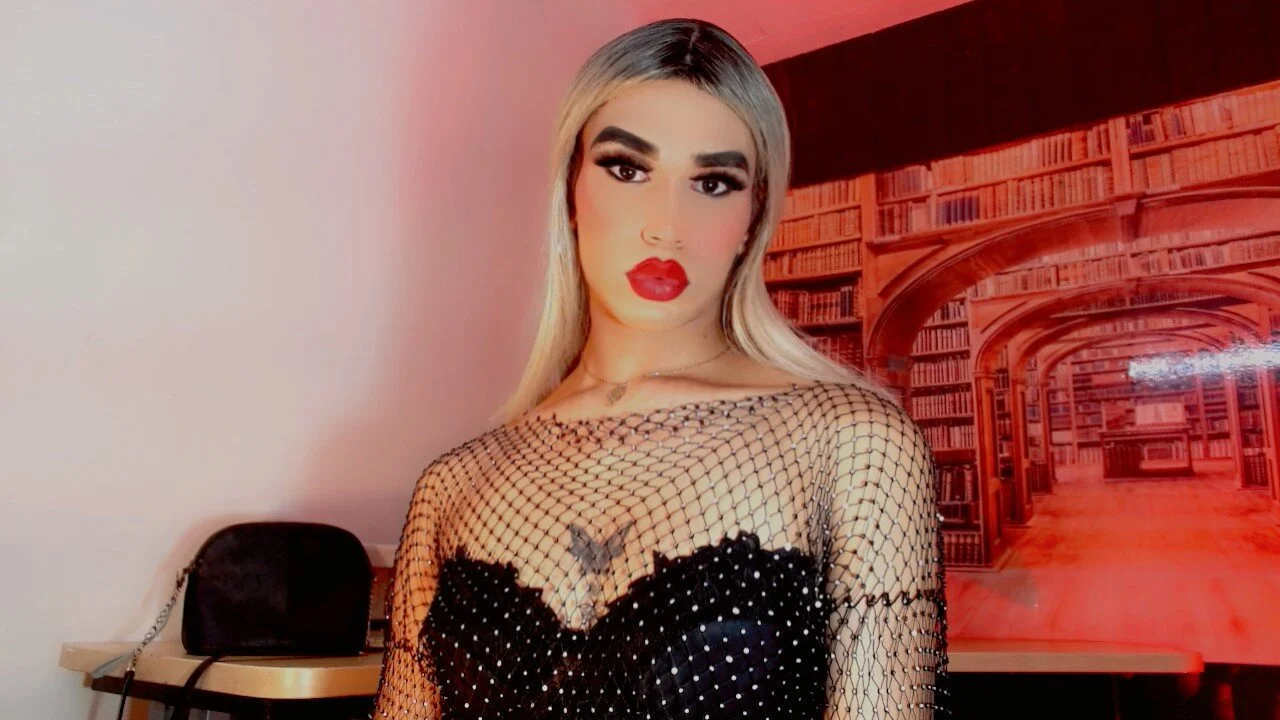 Michell_luxe sexy red lipstick . fénykép