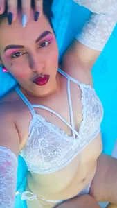 Danideluxe Public Pic 5
