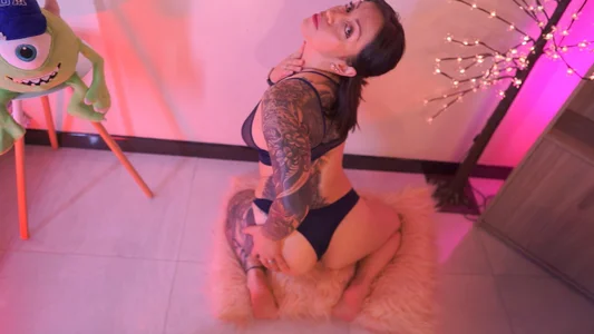 Madison_Mayer Public Kuva 3