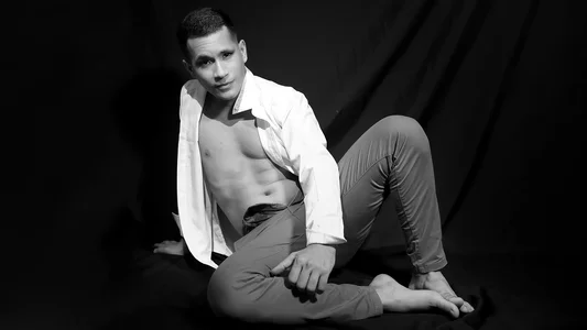 Sidney_Belle🪞 Reflection of tenderness, essence of fire.图片