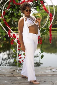 conielaurenth love more 😏💋 Pic 3