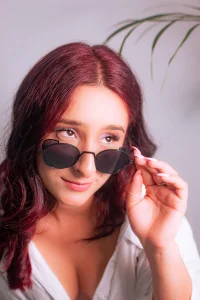 hannaa_brown Does white and red look good on me, right? Foto