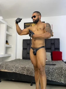 MattRodriguez9 kullanıcısının leather outfit master matt albümü -  3 fotoğraf