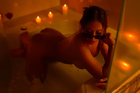 AlessiaLondon: in the light of the candles ( 4 фото)