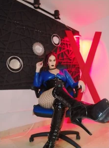 Ivannaakozlov_ 😈💙 Immagine  2