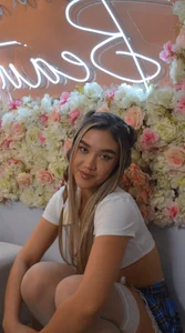 RebeccaHudson THE PRETTIEST FLOWER IN YOUR GARDEN Immagine 