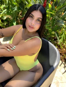 Pool day💛 de Kivi_Fox  2 Imagens