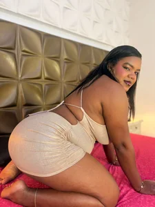 ChannelMoore Dress, nails and shine ✨ Foto