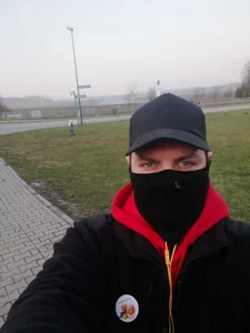 Public od TwardyBat  3 snímek