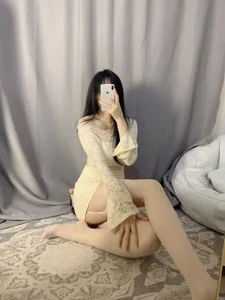 Carrie-11 Public Pic 5